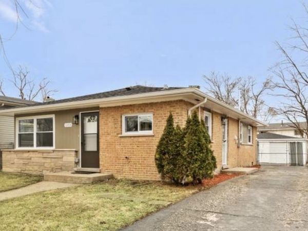 16454 Winchester Avenue , Markham, IL 60428