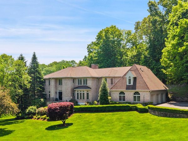 24 Meadow Hill Place, Armonk, NY 10504
