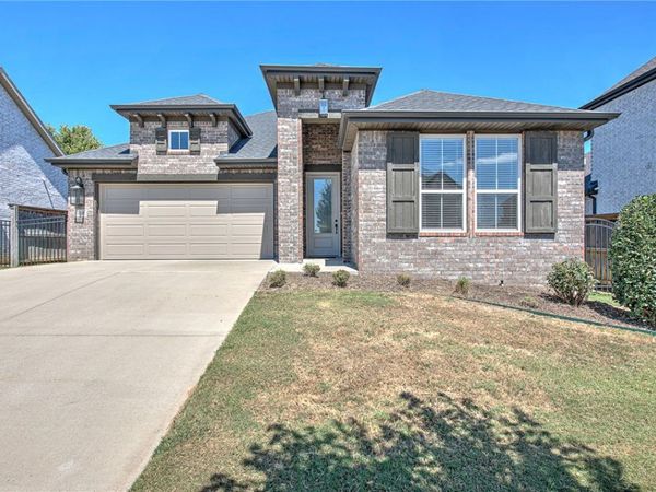 2206 SW Hampton Avenue, Bentonville, AR 72713