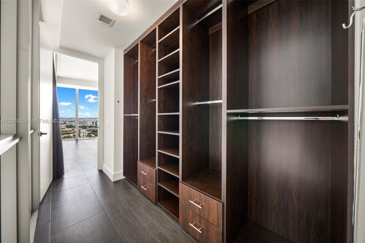 1100 Biscayne Blvd , Unit 3805, Miami, FL 33132 Photo