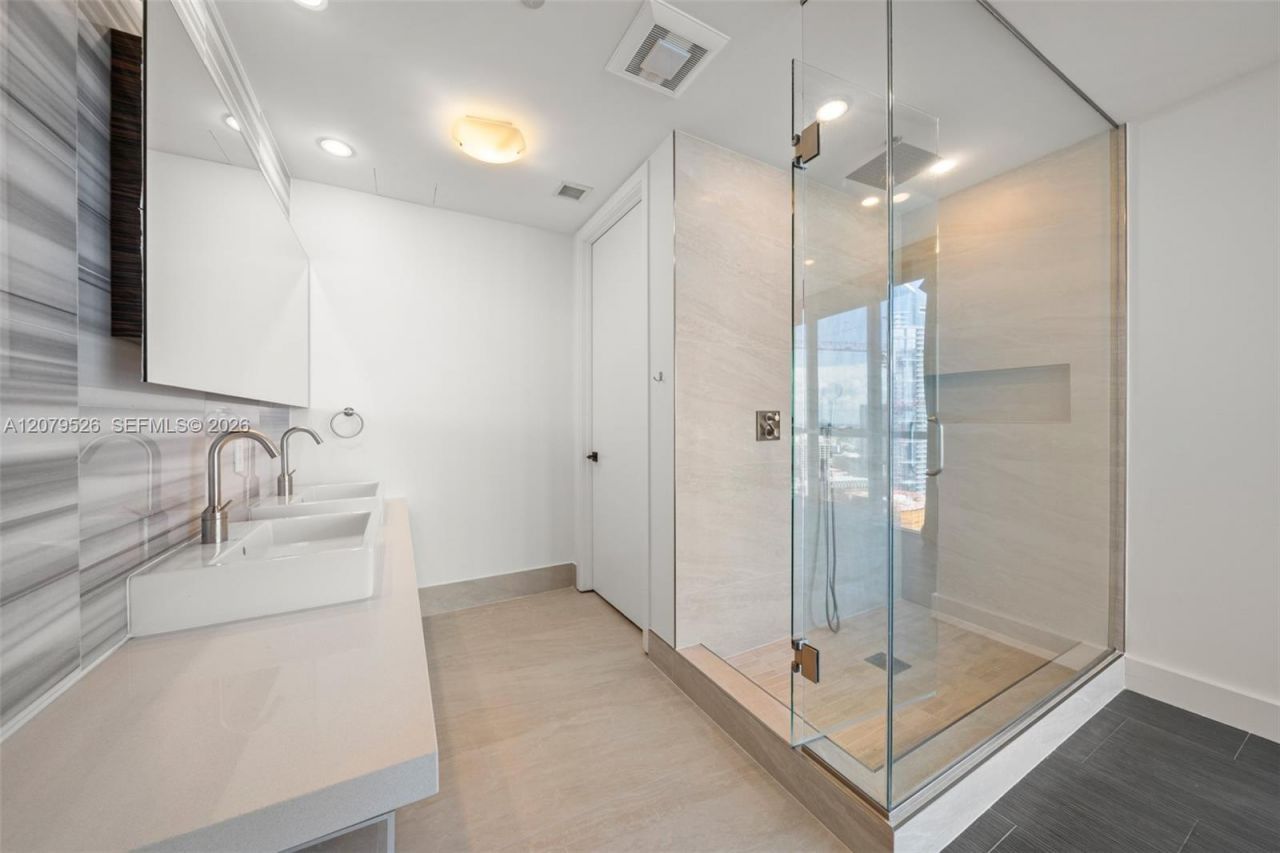 1100 Biscayne Blvd , Unit 3805, Miami, FL 33132 Photo