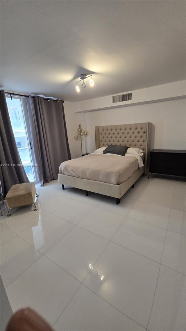 9195 Collins Ave, Unit 406, Surfside, FL 33154 Photo