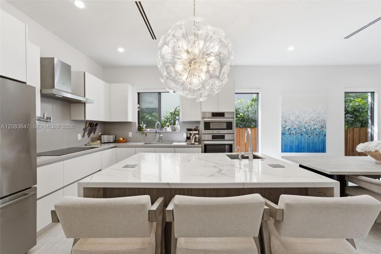 3082 Indiana St , Miami, FL 33133 Photo