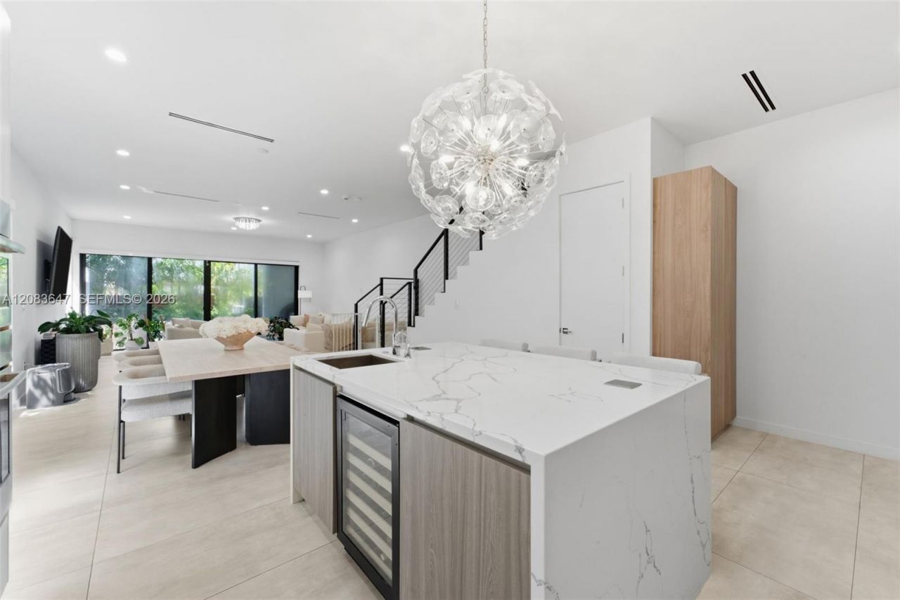 3082 Indiana St , Miami, FL 33133 Photo