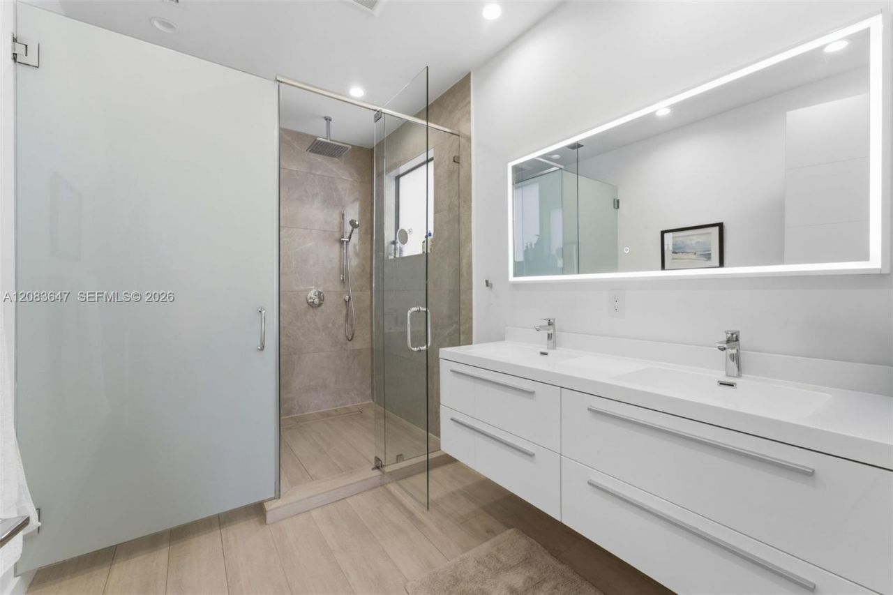 3082 Indiana St , Miami, FL 33133 Photo