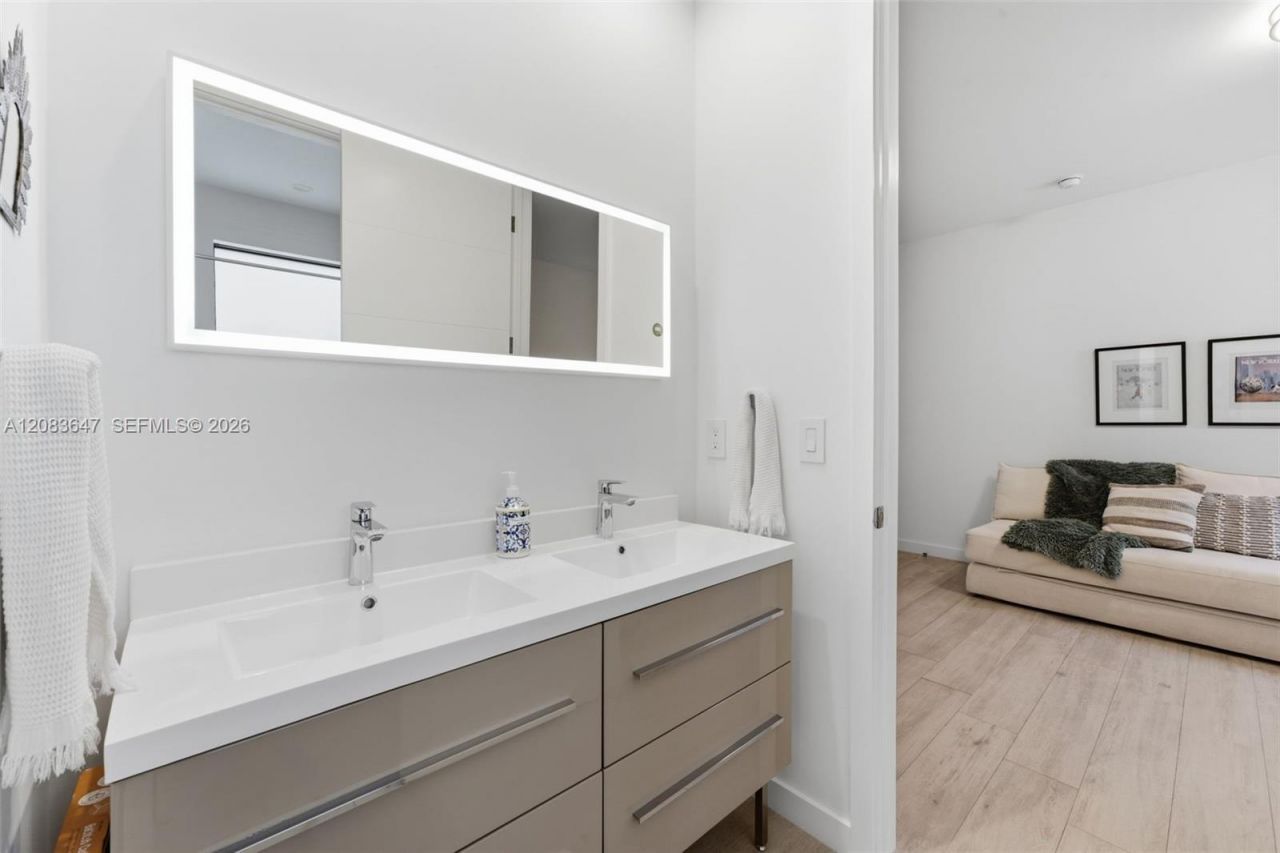 3082 Indiana St , Miami, FL 33133 Photo