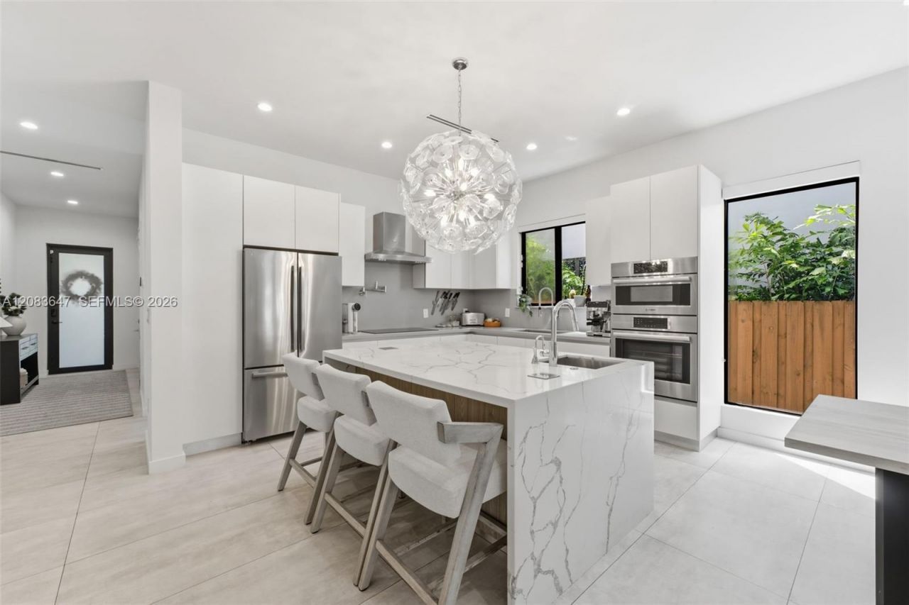 3082 Indiana St , Miami, FL 33133 Photo