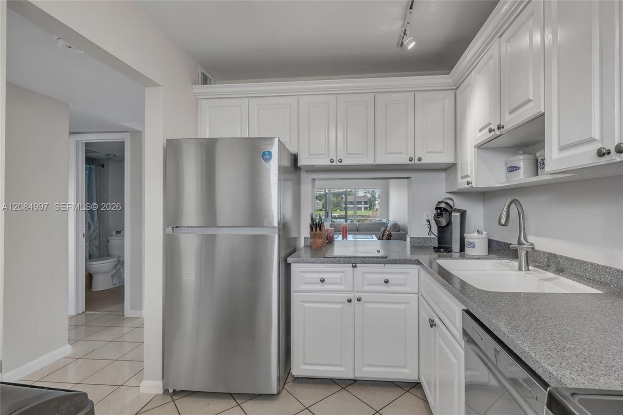 20 Yacht Club Dr, Unit 103, North Palm Beach, FL 33408 Photo