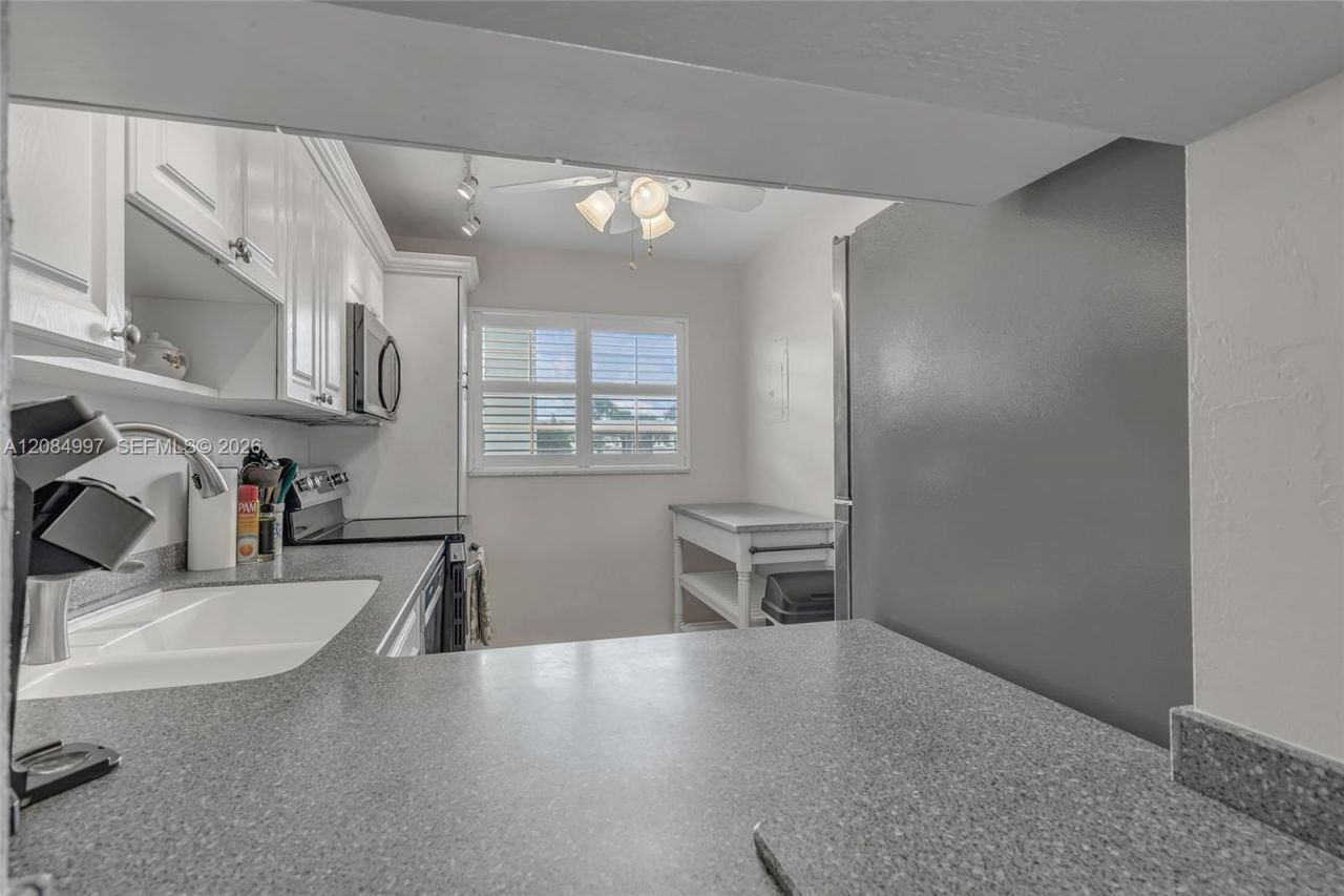 20 Yacht Club Dr, Unit 103, North Palm Beach, FL 33408 Photo