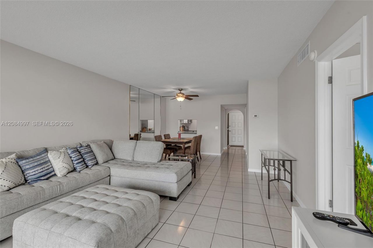 20 Yacht Club Dr, Unit 103, North Palm Beach, FL 33408 Photo