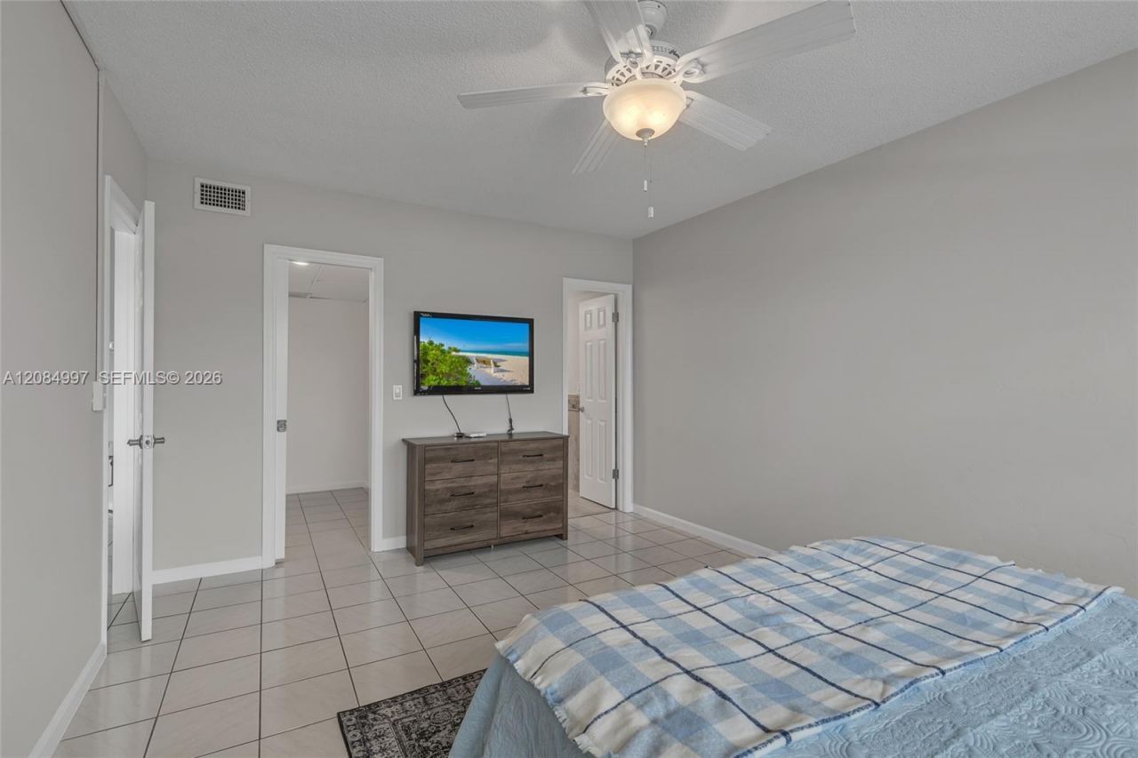 20 Yacht Club Dr, Unit 103, North Palm Beach, FL 33408 Photo