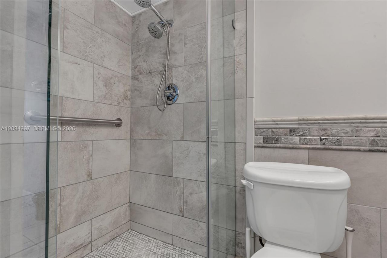20 Yacht Club Dr, Unit 103, North Palm Beach, FL 33408 Photo