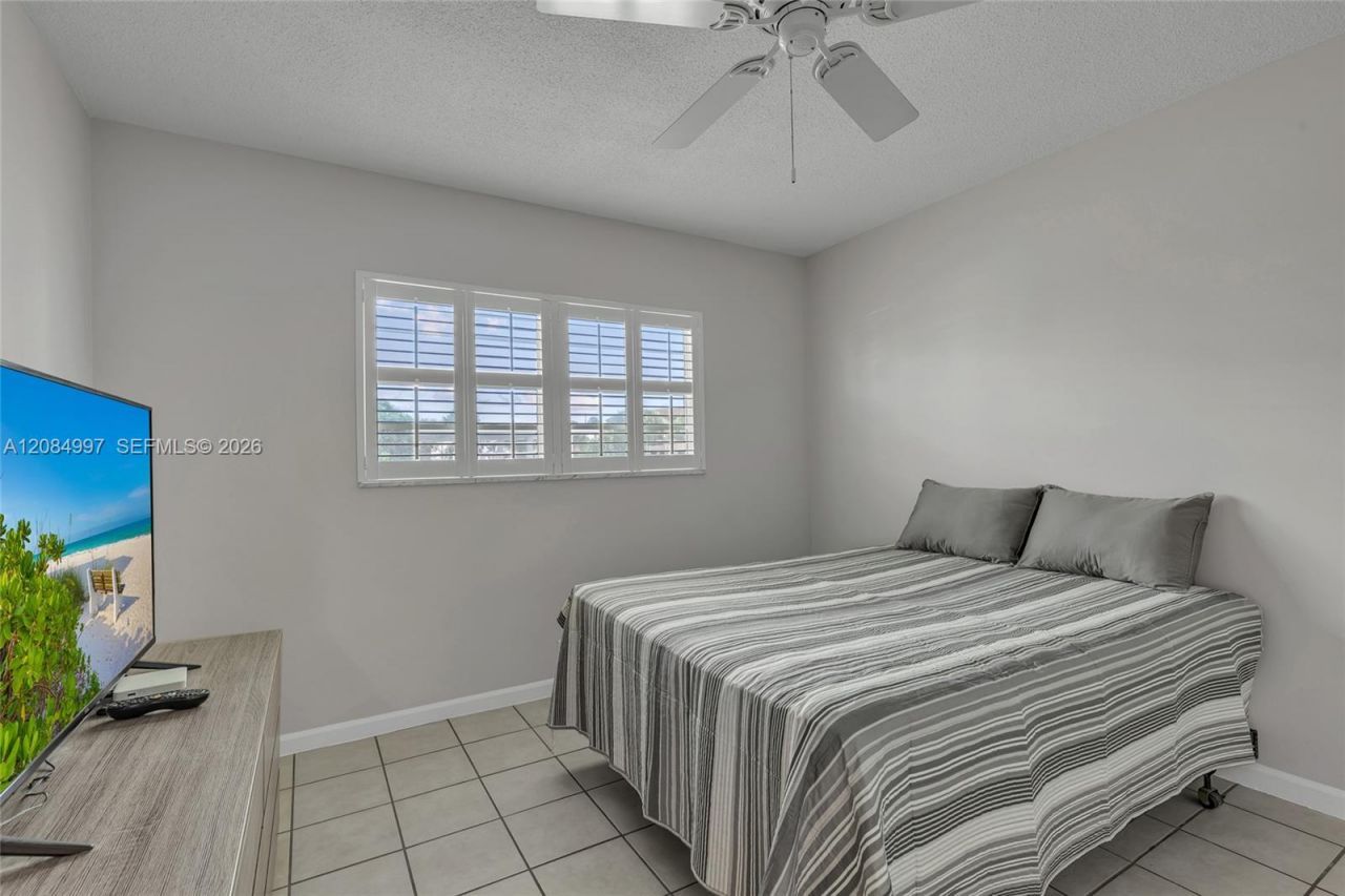 20 Yacht Club Dr, Unit 103, North Palm Beach, FL 33408 Photo