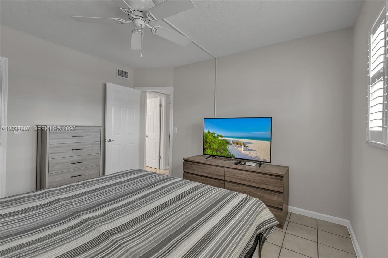 20 Yacht Club Dr, Unit 103, North Palm Beach, FL 33408 Photo