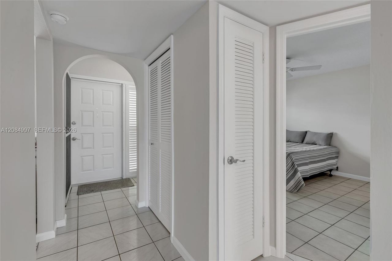 20 Yacht Club Dr, Unit 103, North Palm Beach, FL 33408 Photo