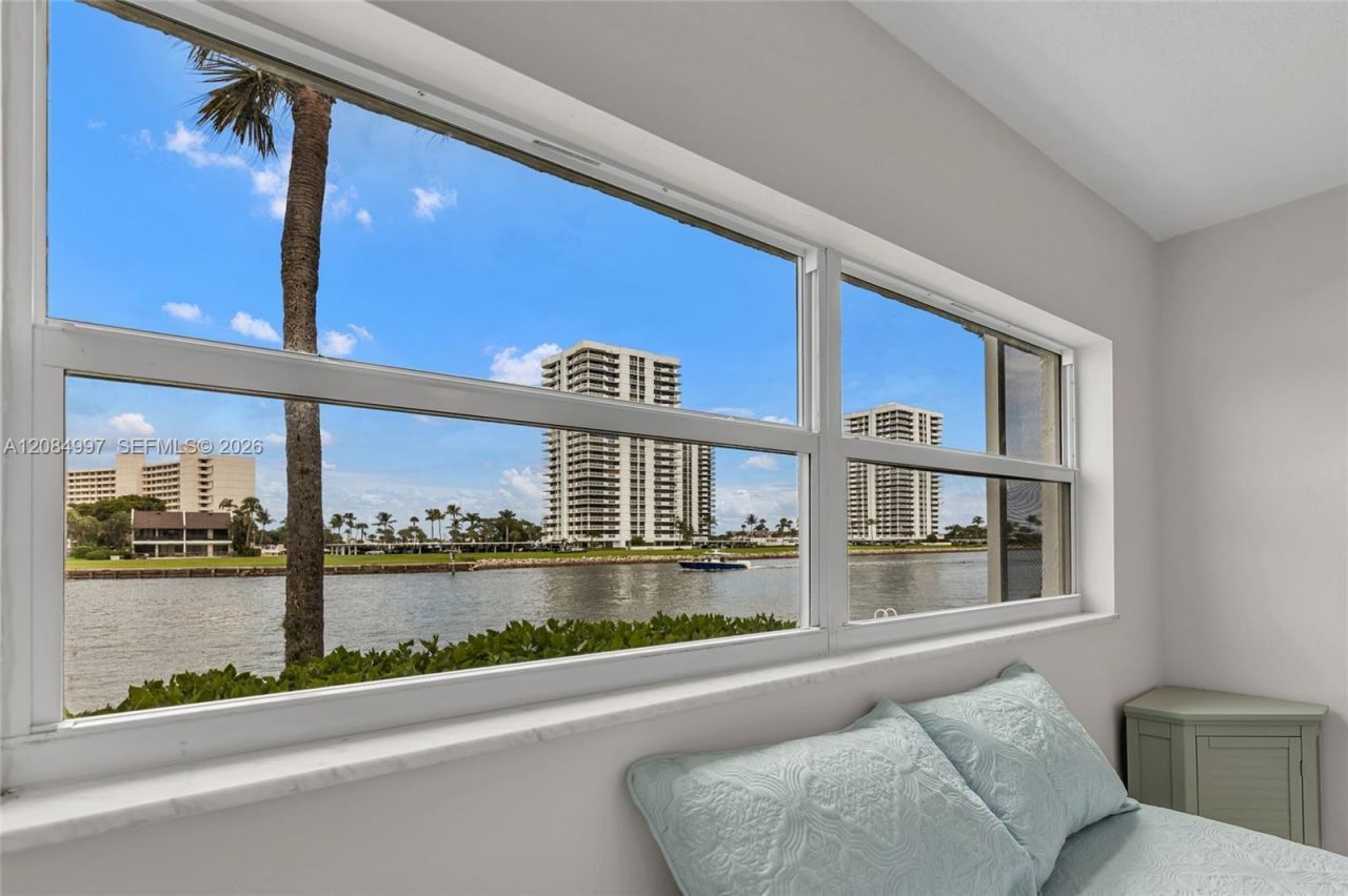 20 Yacht Club Dr, Unit 103, North Palm Beach, FL 33408 Photo