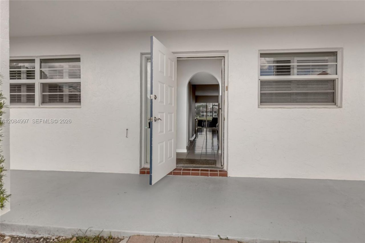 20 Yacht Club Dr, Unit 103, North Palm Beach, FL 33408 Photo