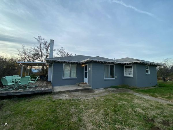 3435 Calle Vista Drive, Medford, OR 97504
