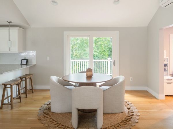 109 Country Ln, Westwood, MA 02090