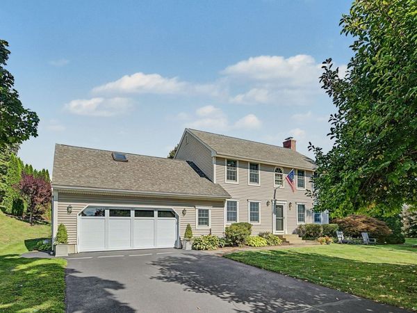 56 North St, Hatfield, MA 01038