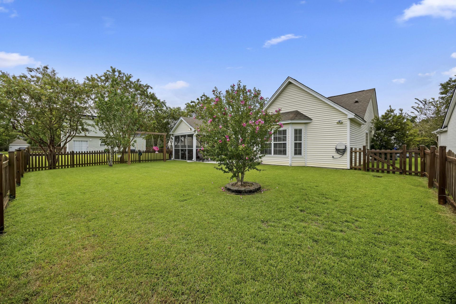 531 Ivy Circle Photo 34