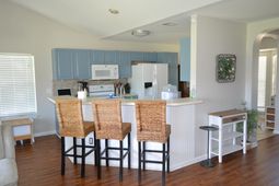 531 Ivy Circle photo 4