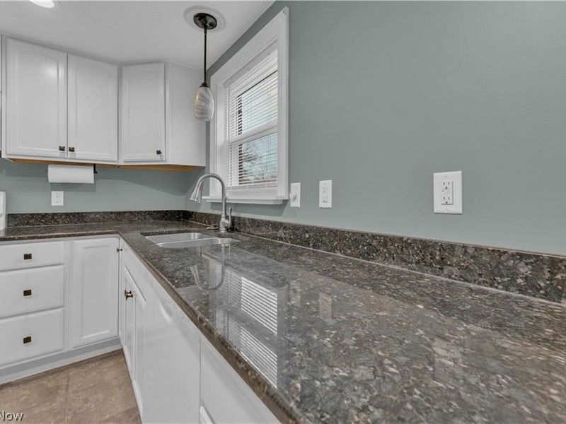 627 Poland Avenue, Struthers, OH 44471 Photo 4