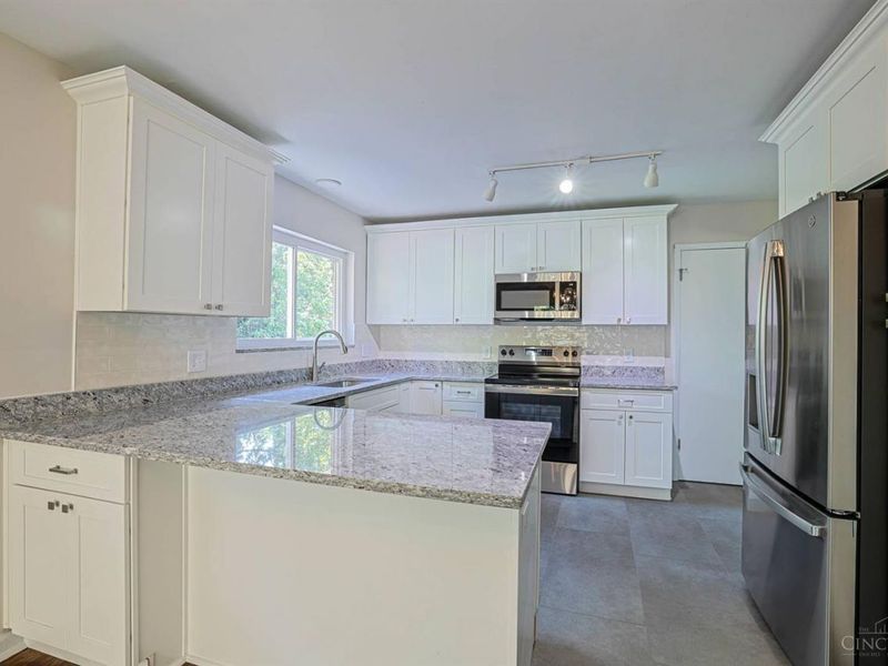 2079 Arrowood Place, Springfield Township, OH 45231 Photo 17