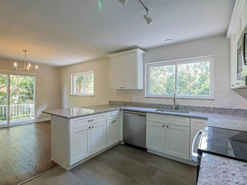 2079 Arrowood Place, Springfield Township, OH 45231 Photo 18