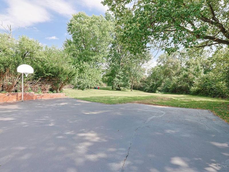 2079 Arrowood Place, Springfield Township, OH 45231 Photo 36