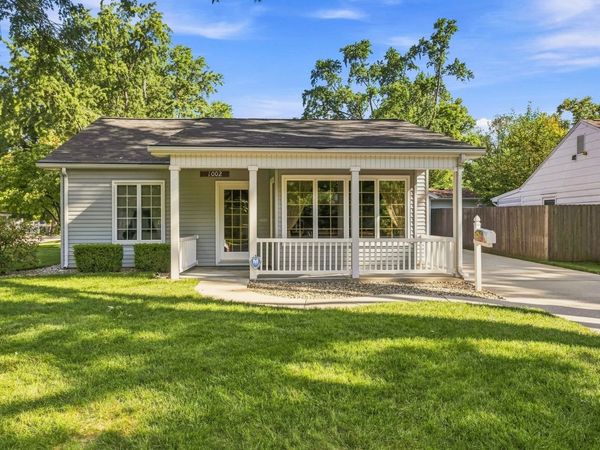 1002 Crestwood Drive , Urbana, IL 61801