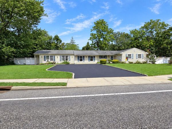 1 Lisa Lane, Port Jefferson Station, NY 11776