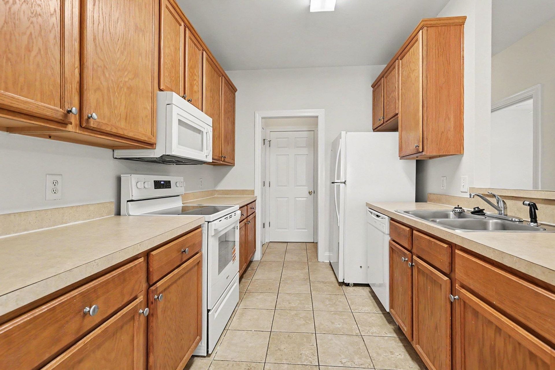 2005 Silver Crest Dr. Photo 13