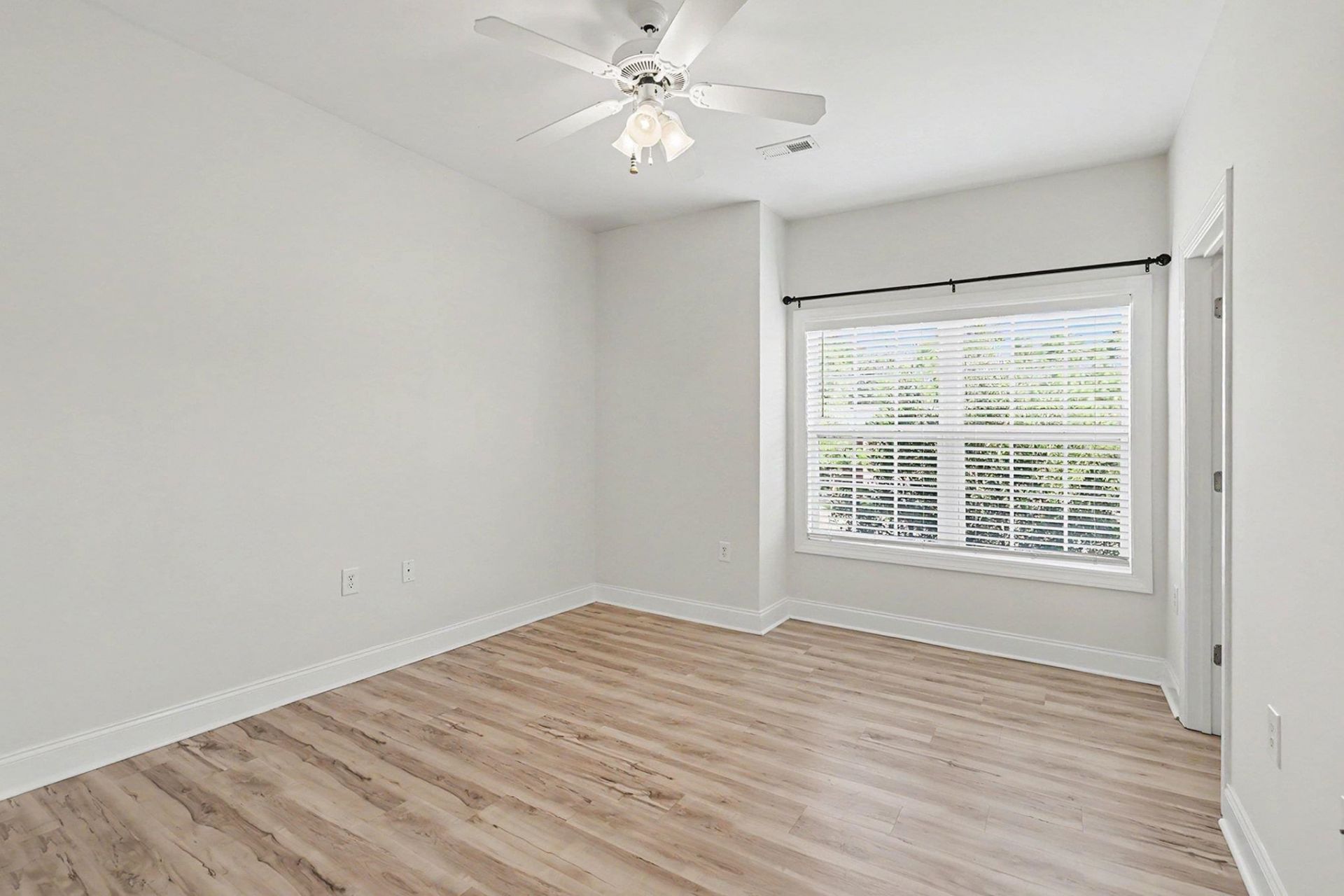 2005 Silver Crest Dr. Photo 20
