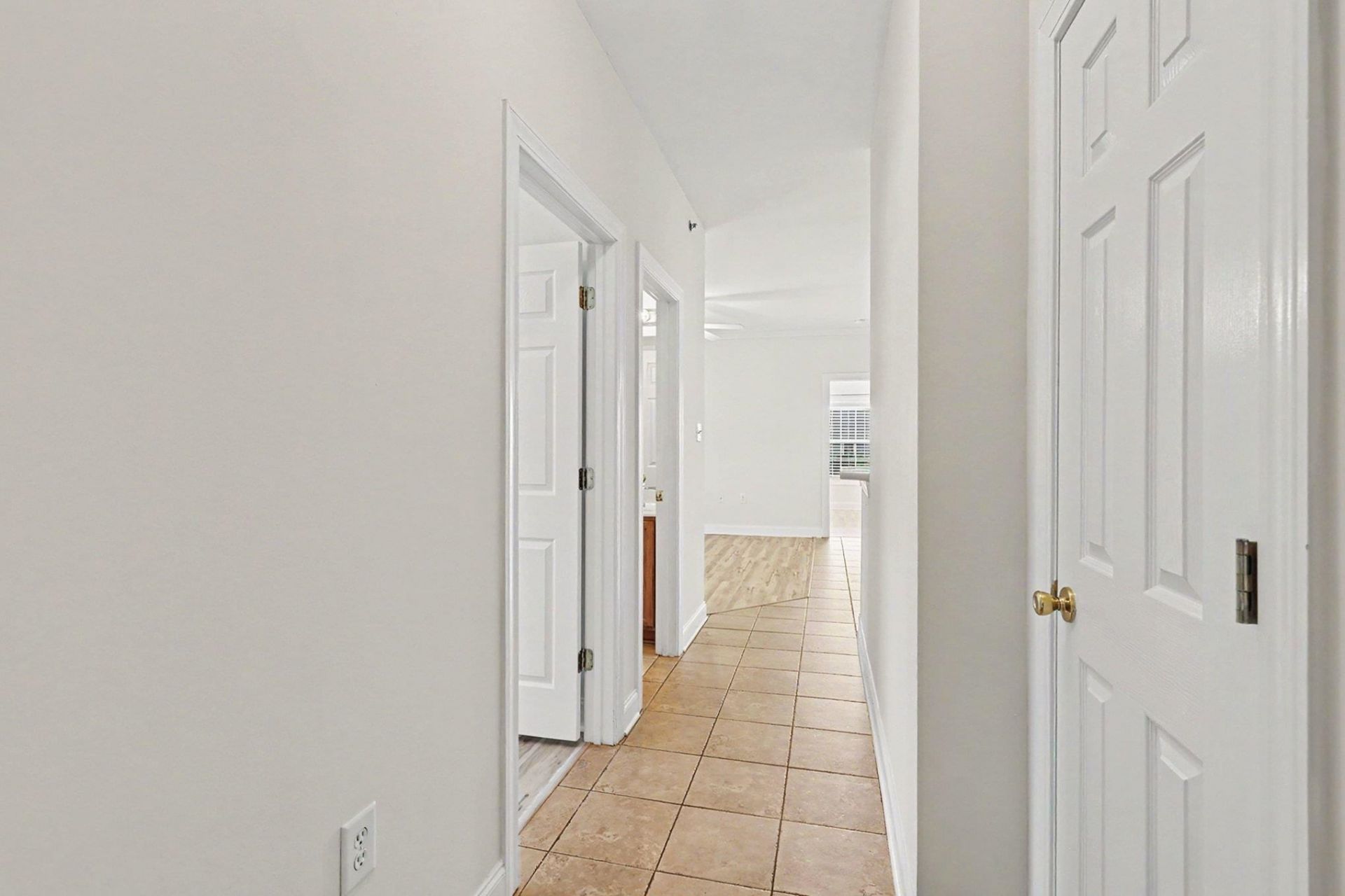 2005 Silver Crest Dr. Photo 5