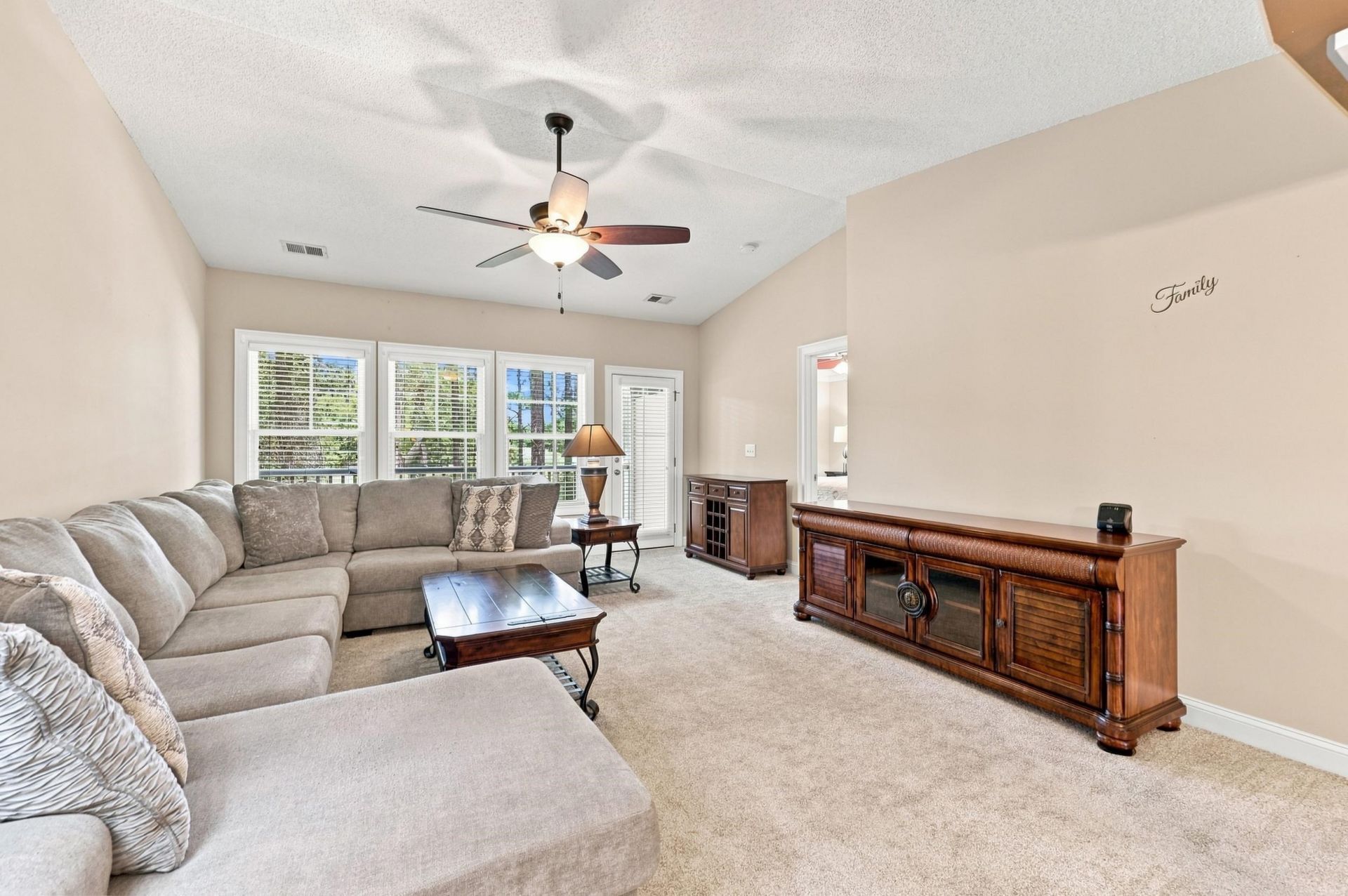 2450 Marsh Glen Dr. Photo 18