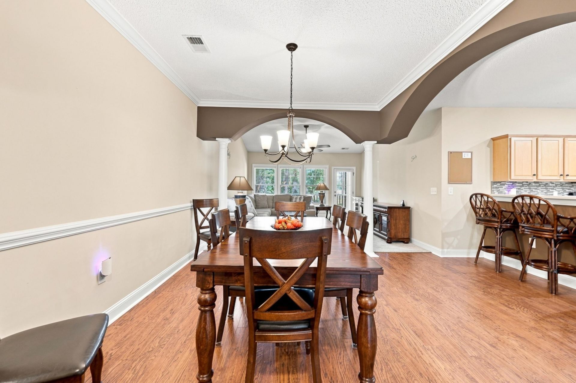 2450 Marsh Glen Dr. Photo 6
