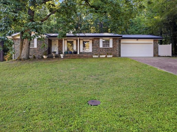 2500 Shenandoah Drive, Chattanooga, TN 37421