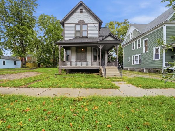 712 W Walnut Street, Kalamazoo, MI 49007