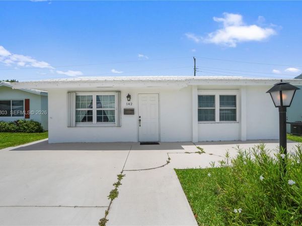 142 NW 10th Ct , Boynton Beach, FL 33426