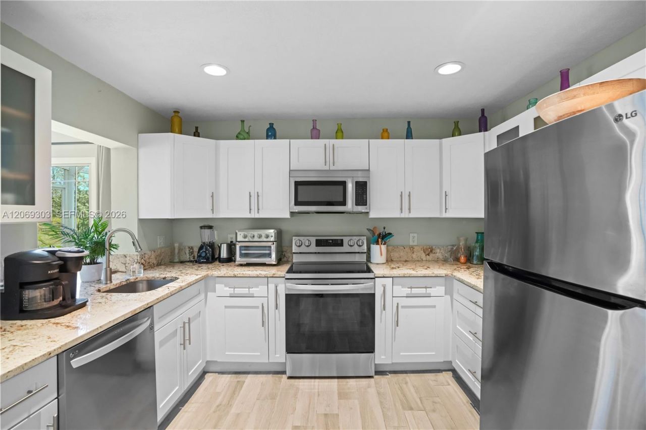 142 NW 10th Ct, Boynton Beach, FL 33426 Photo