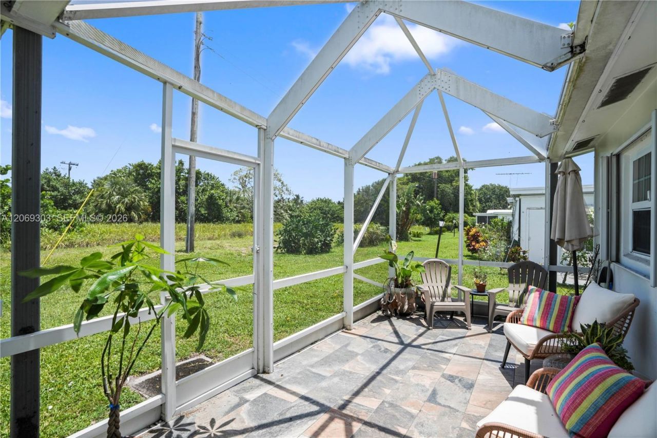 142 NW 10th Ct, Boynton Beach, FL 33426 Photo