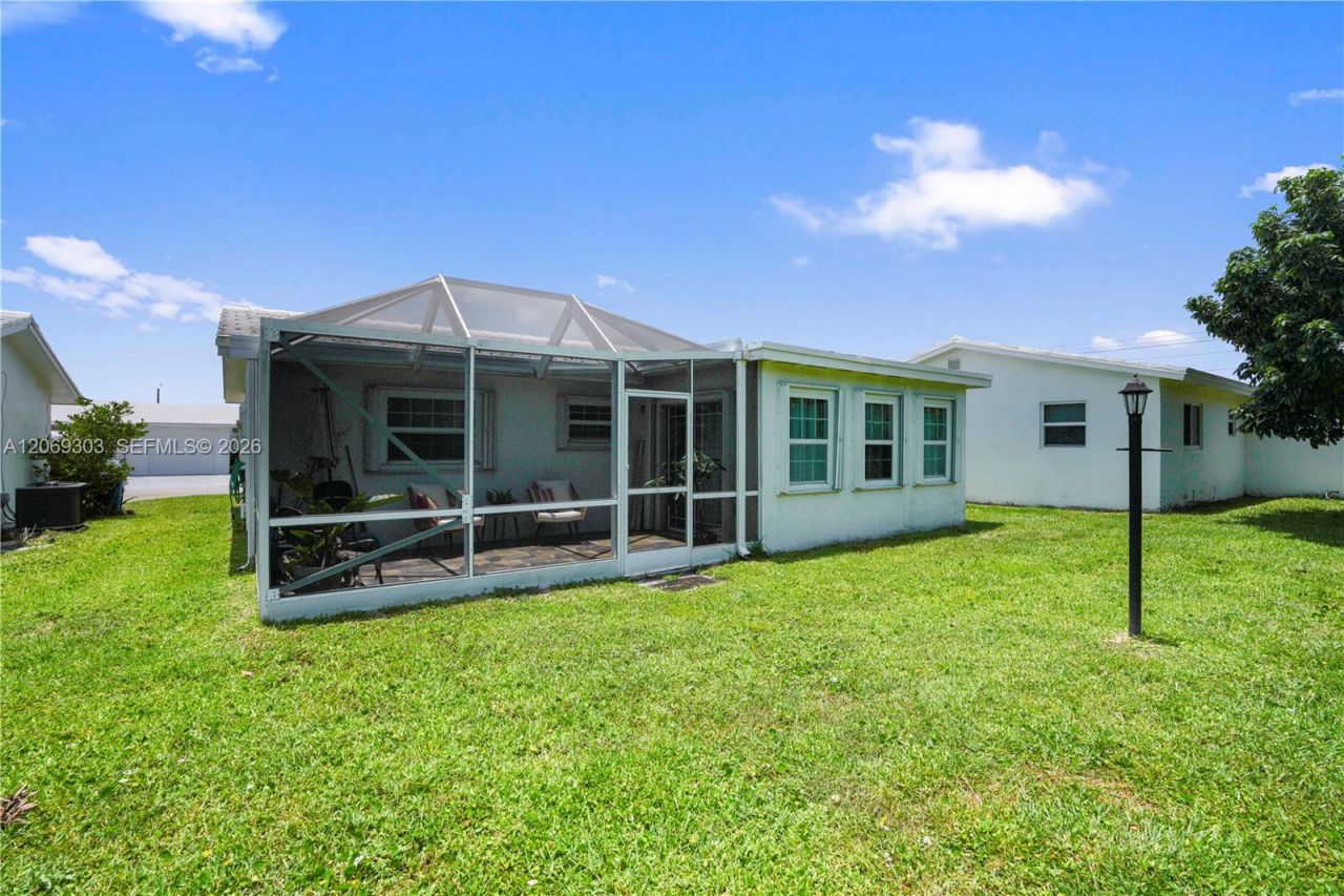 142 NW 10th Ct, Boynton Beach, FL 33426 Photo
