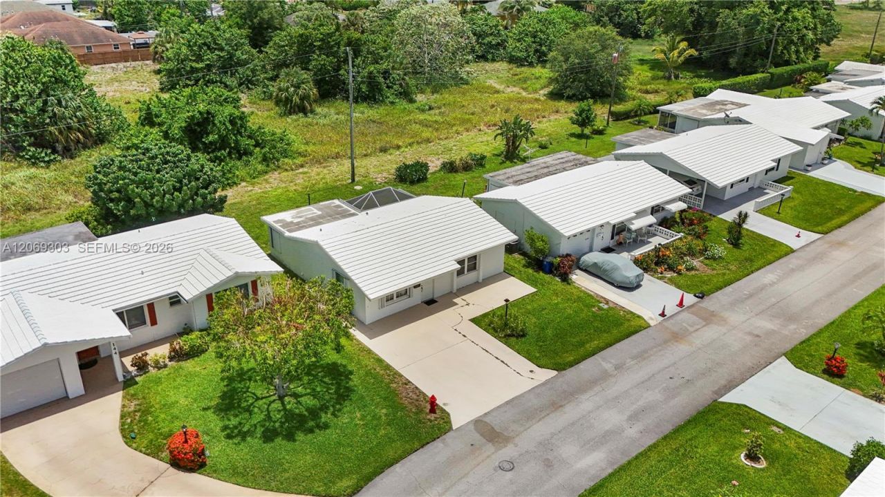 142 NW 10th Ct, Boynton Beach, FL 33426 Photo