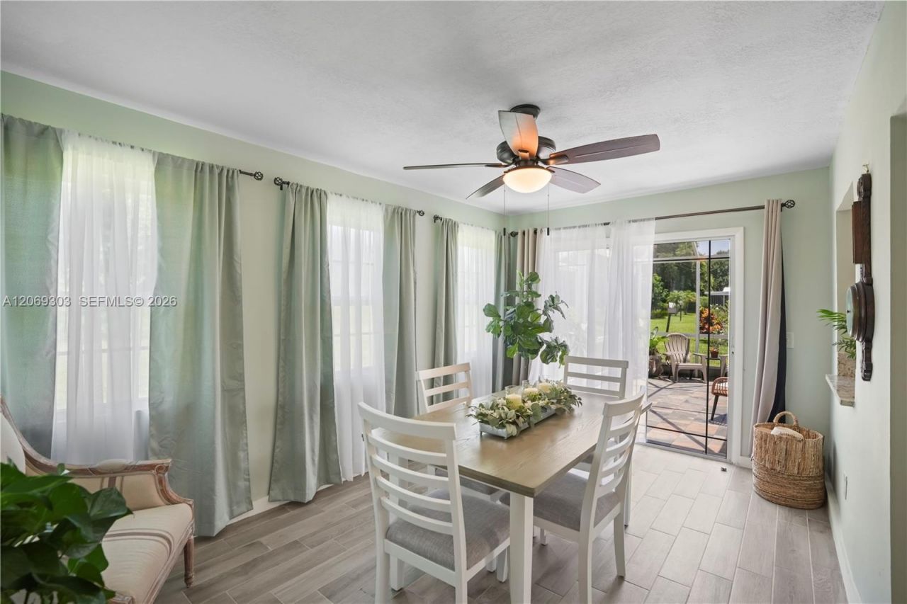 142 NW 10th Ct, Boynton Beach, FL 33426 Photo