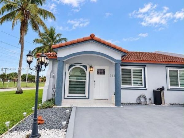 7548 NW 173rd Ter , Hialeah, FL 33015