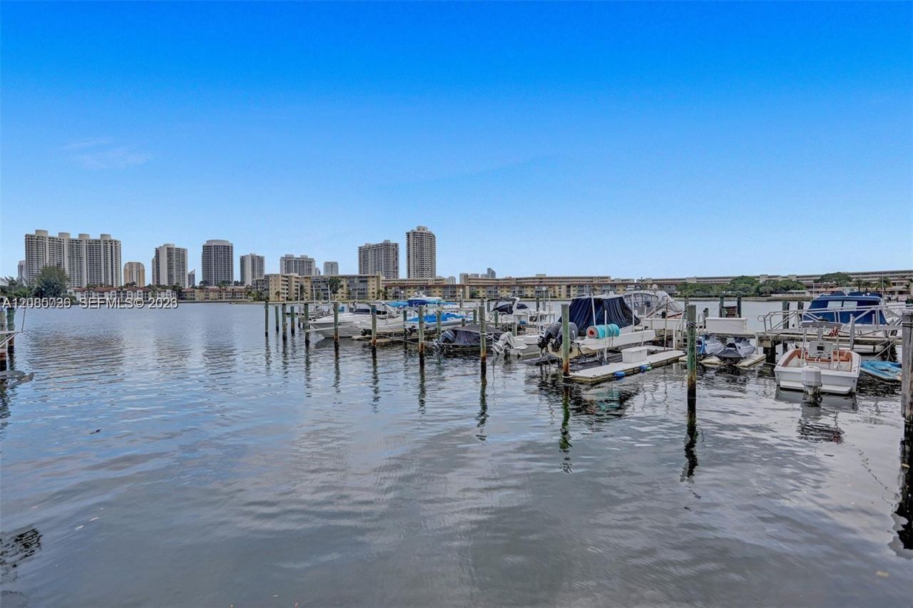 18041 Biscayne Blvd , Unit 803, Aventura, FL 33160 Photo