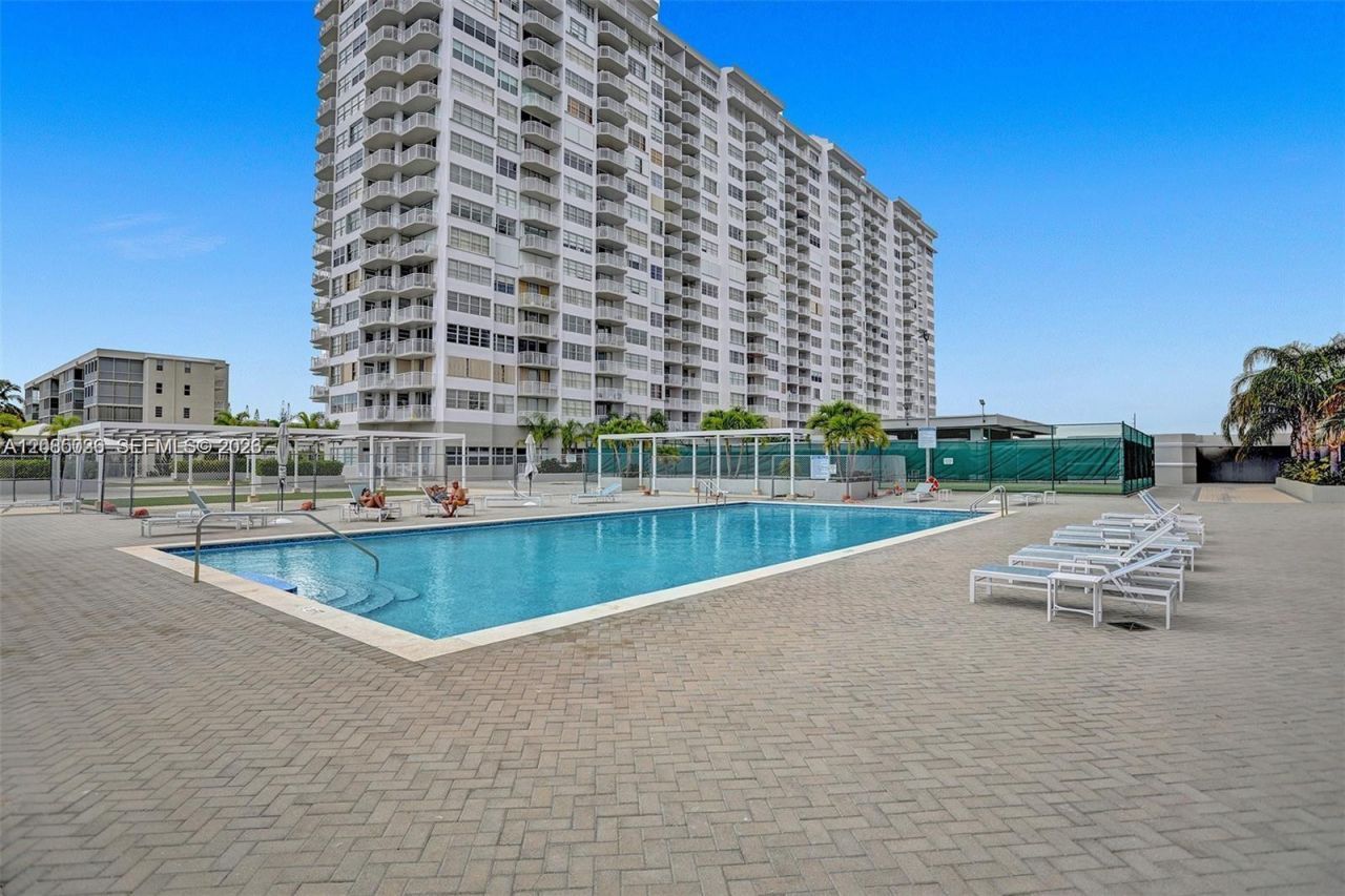 18041 Biscayne Blvd , Unit 803, Aventura, FL 33160 Photo