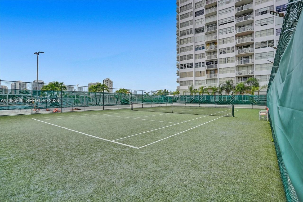 18041 Biscayne Blvd , Unit 803, Aventura, FL 33160 Photo