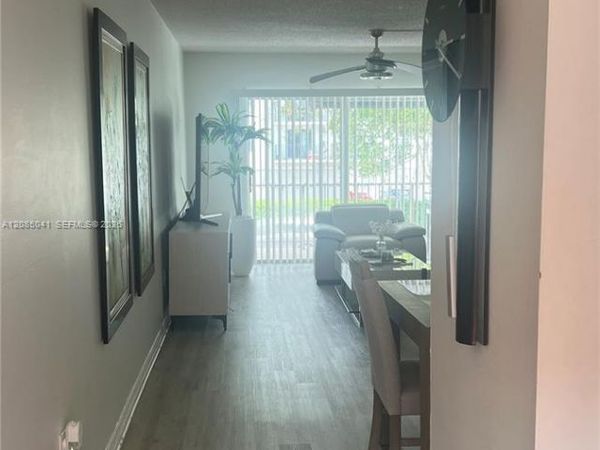 1480 W 46th St , Unit 210, Hialeah, FL 33012
